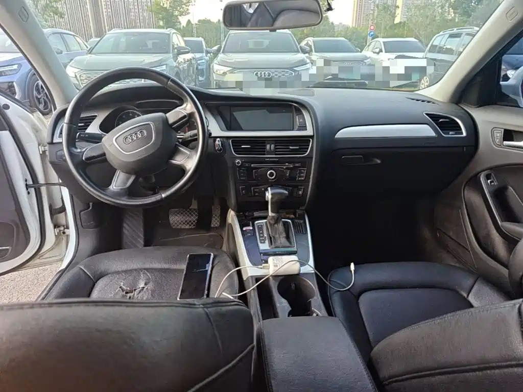 Фото 10 - Audi A4L