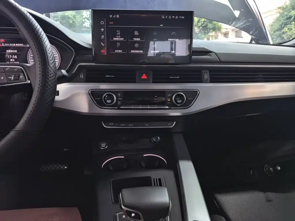 Audi A4L 2025 2025 2 Million Celebration Edition 40 TFSI Fashion Dynamic