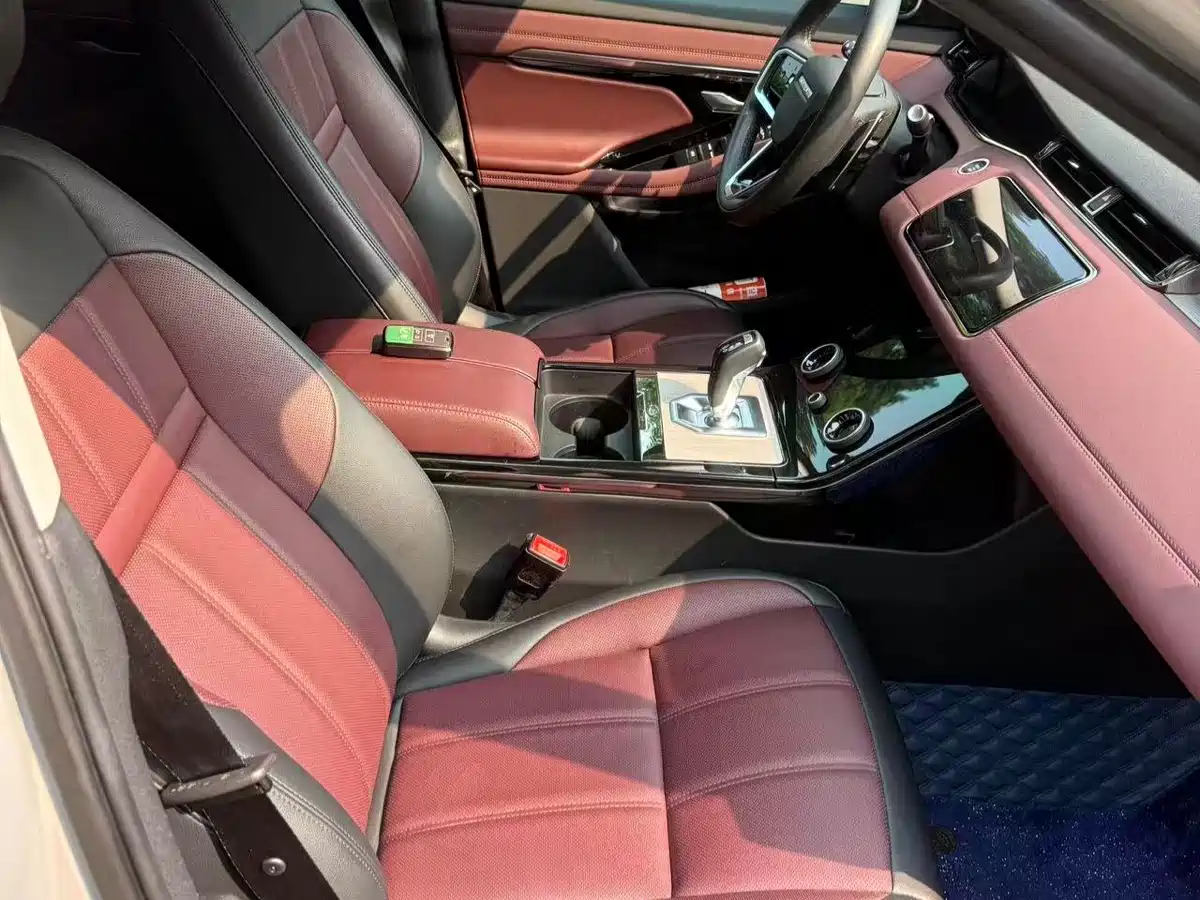 Land Rover Range Rover Evoque 2023 Range Rover Evoque L 249PS Luxury Edition фото 7