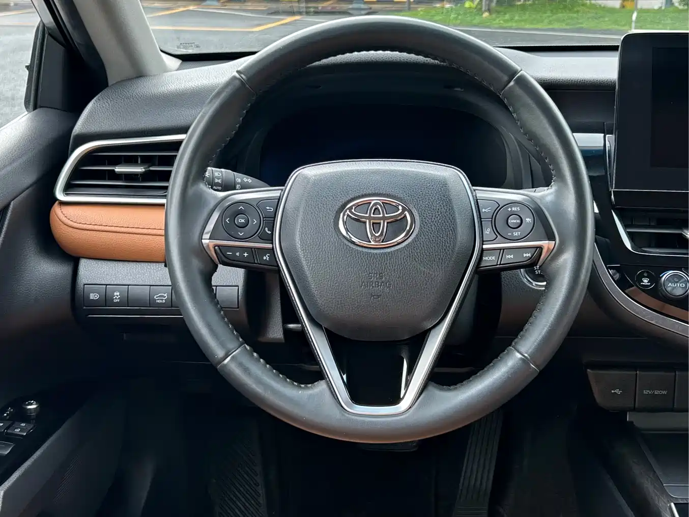 Toyota Camry 2021 2.5G Luxury Edition фото 13