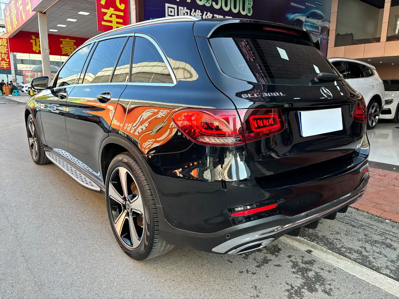 MERCEDES-BENZ GLC