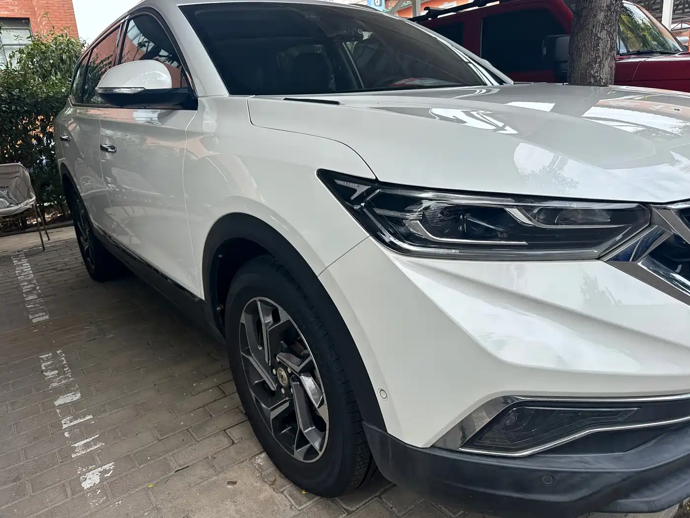 Dongfeng Aeolus Dongfeng Fengshen AX7 2019 2019 1.6T Auto AI Navigation Type China V