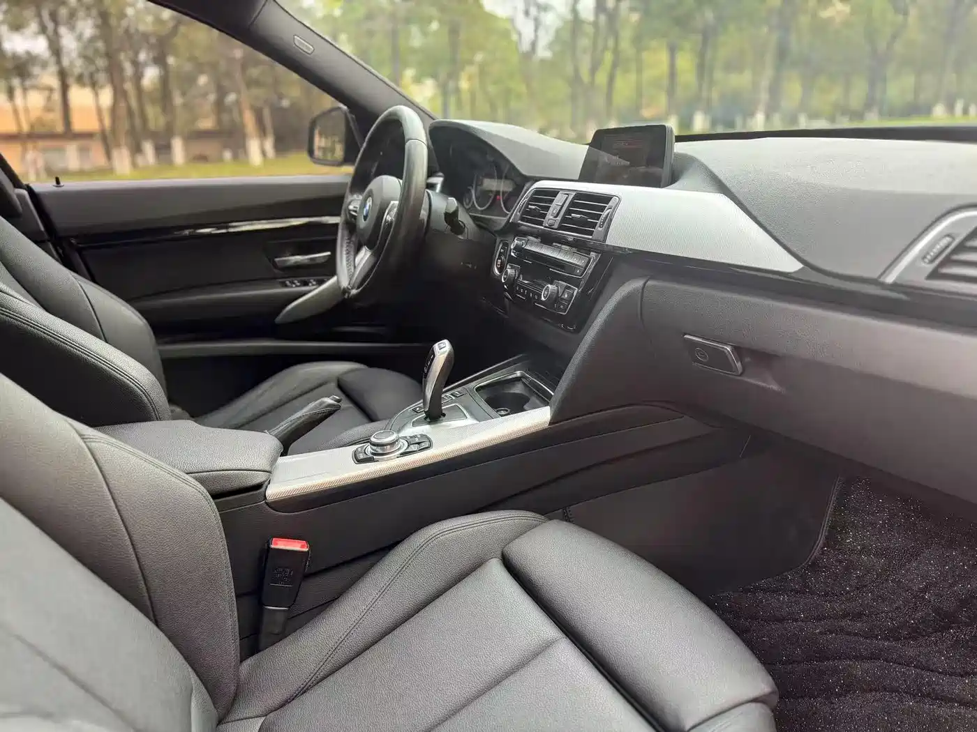BMW 3 Series GT 2017 320i M Sport фото 5