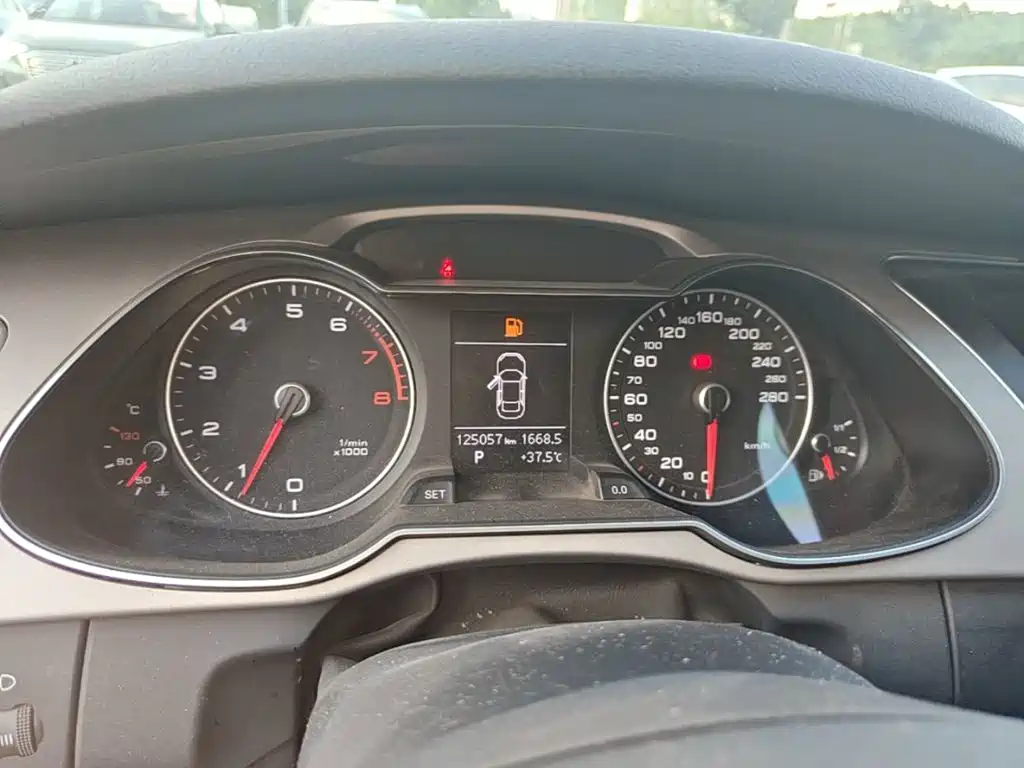 Фото 12 - Audi A4L