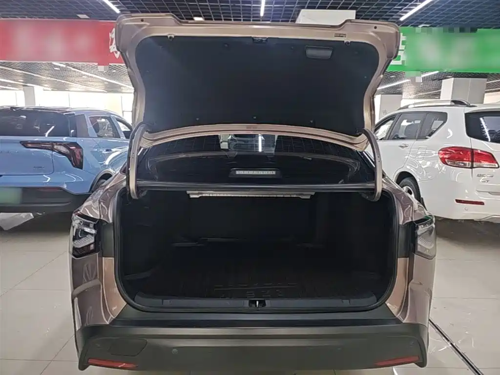 Toyota bZ3 2023 616km Long Range Premium фото 19