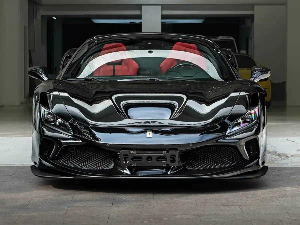 Фото 2 - Ferrari F8