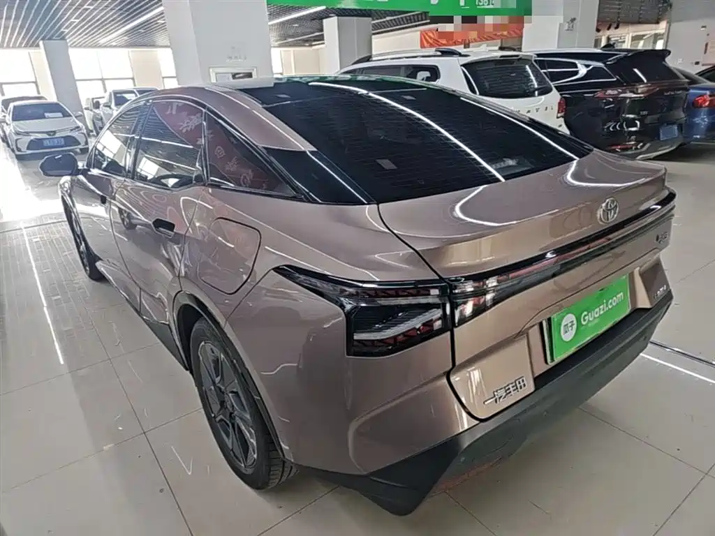 Toyota bZ3 2023 616km Long Range Premium фото 5