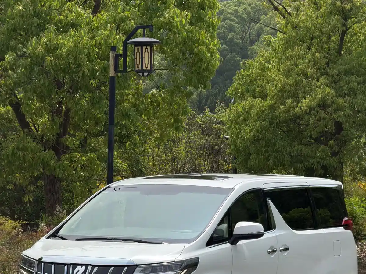 Toyota Alphard 2018 Facelift 3.5L Luxury Edition фото 2