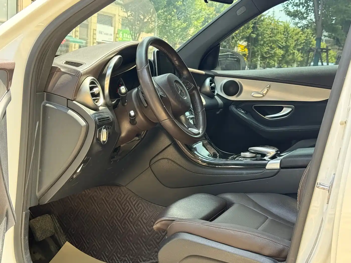 Mercedes-Benz GLC 2017 GLC 200 4MATIC фото 4
