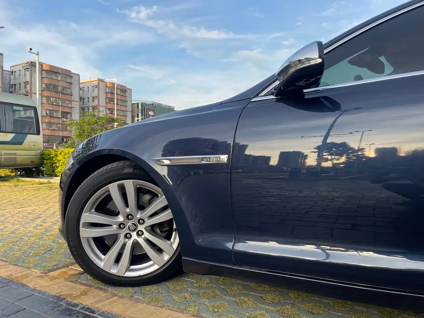 Jaguar XJ 2014 2013 XJL 3.0 SC Cambridge Limited Edition