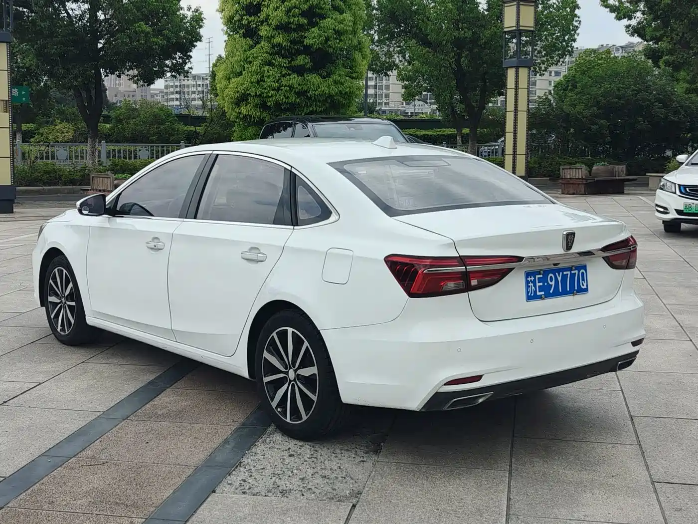 Roewe i6 2018 2018 20T Automatic Internet ZhiXiang Edition