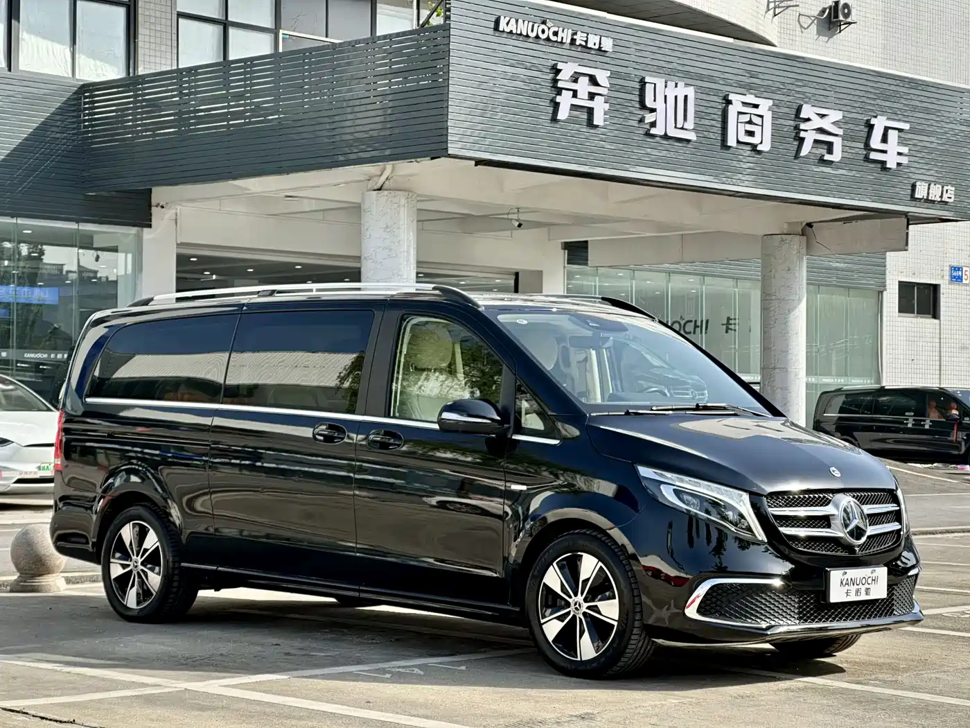 Mercedes-Benz V-Class 2022 V 260 L Long Wheelbase Prestige Edition фото 2