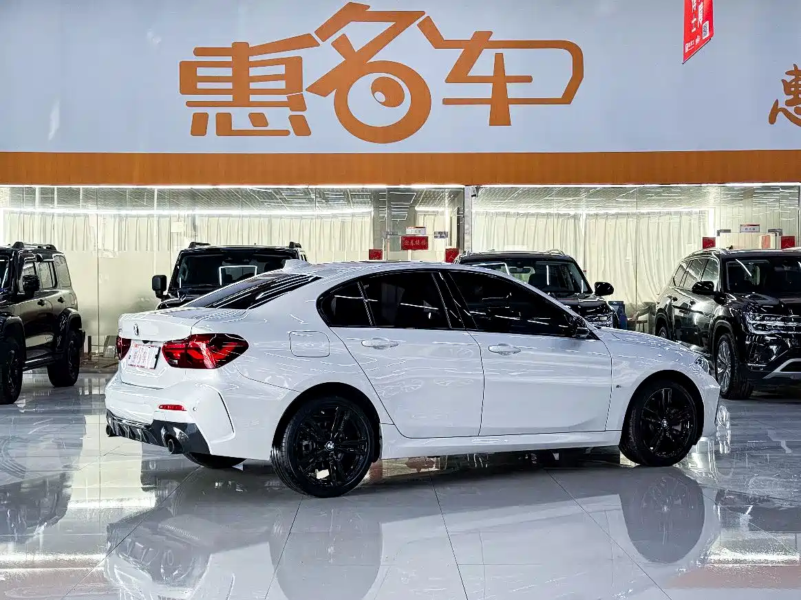 BMW 1 Series 2023 125i M Sport Shadow Edition фото 13