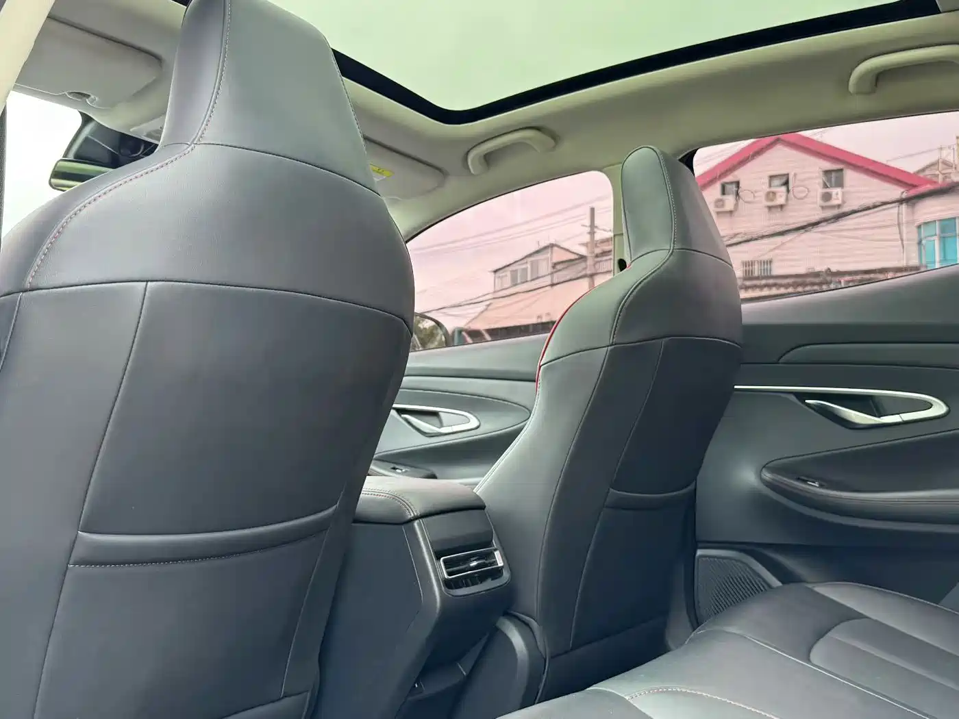 Фото 9 - Changan UNI-T