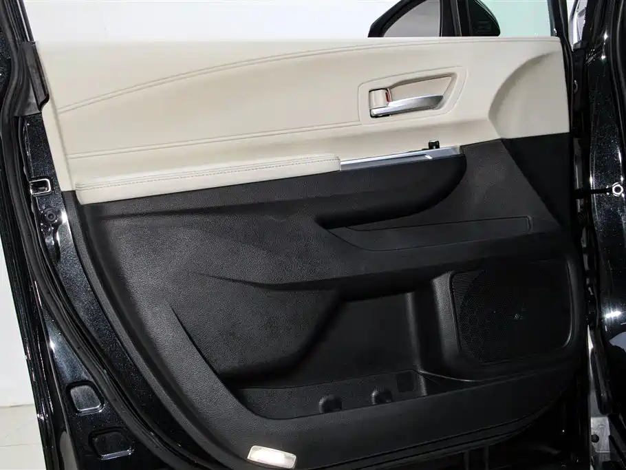 Toyota Sienna 2024 2.5L Hybrid 4WD Premium Edition фото 17