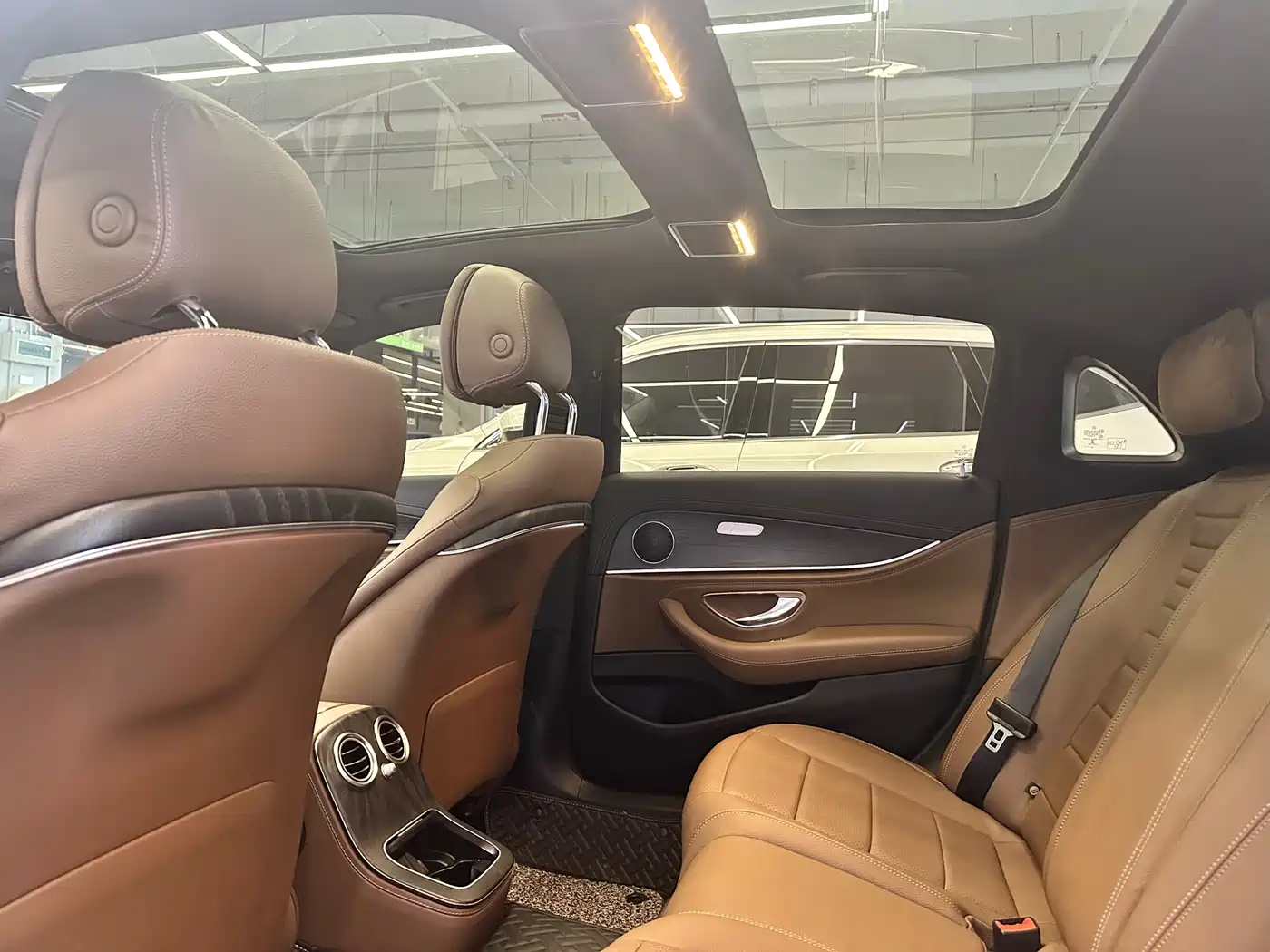 Mercedes-Benz E-Class 2021 E 300 L Sport Fashion фото 8