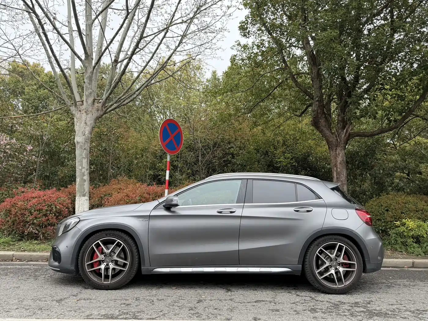 Mercedes-Benz GLA AMG 2017 AMG GLA 45 4MATIC фото 3