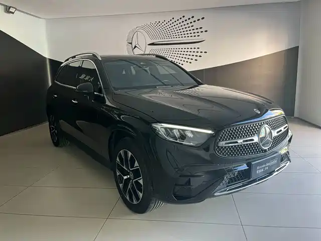 Mercedes-Benz GLC 2023 GLC 260 L 4MATIC Luxury 5-Seater — фото 3