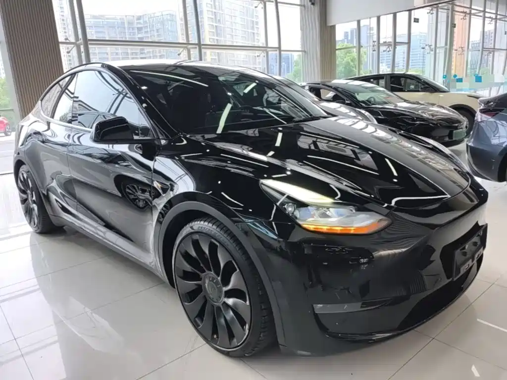 Фото 4 - Tesla Model Y