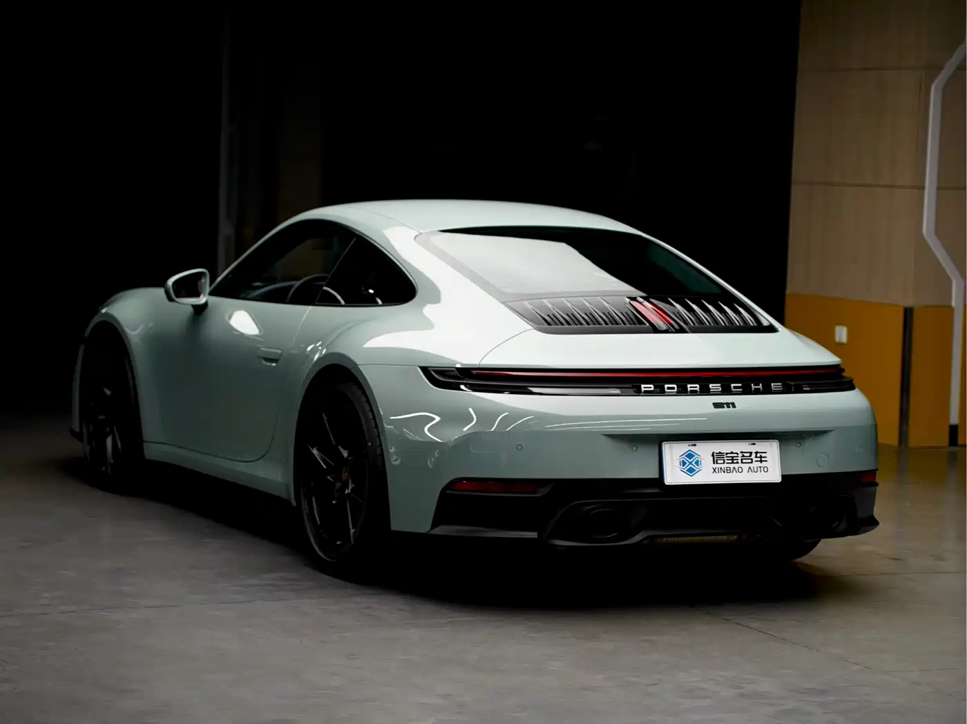 PORSCHE 911