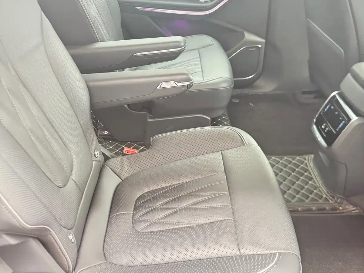 Hongqi HS7 PHEV 2024 2.0T PHEV 4WD Flagship Edition 6-seater фото 9