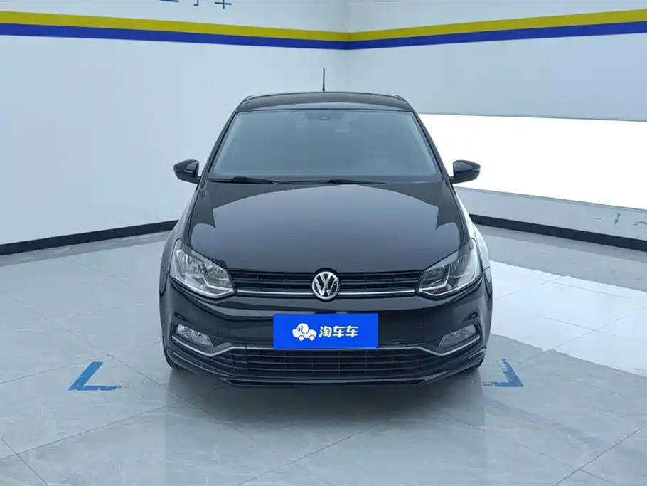Volkswagen Polo 2014 1.4L Automatic Comfort Edition фото 2