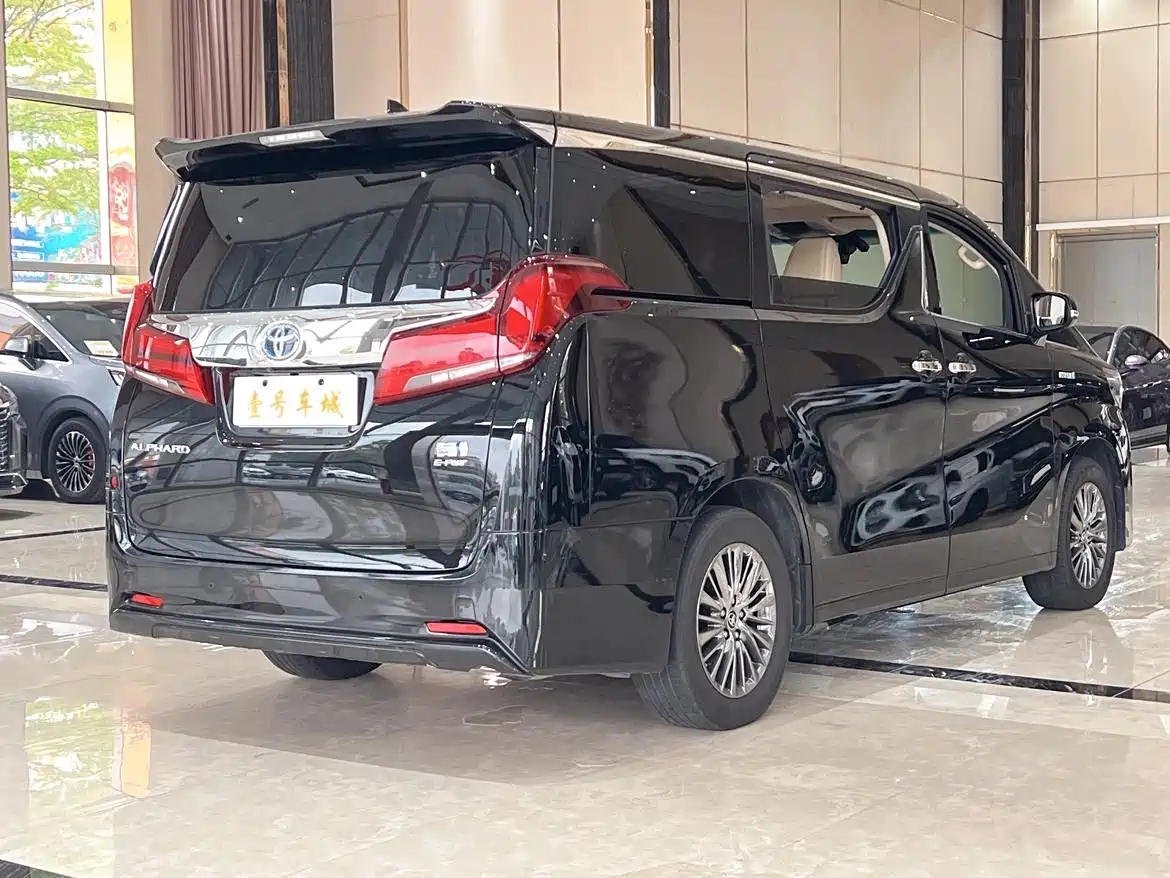 Toyota Alphard 2021 Hybrid 2.5L Luxury фото 5