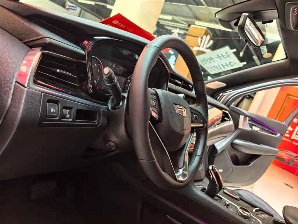 Cadillac XT6 2022 2.0T 6-Seater 4WD Luxury 120th Anniversary Limited Edition фото 16