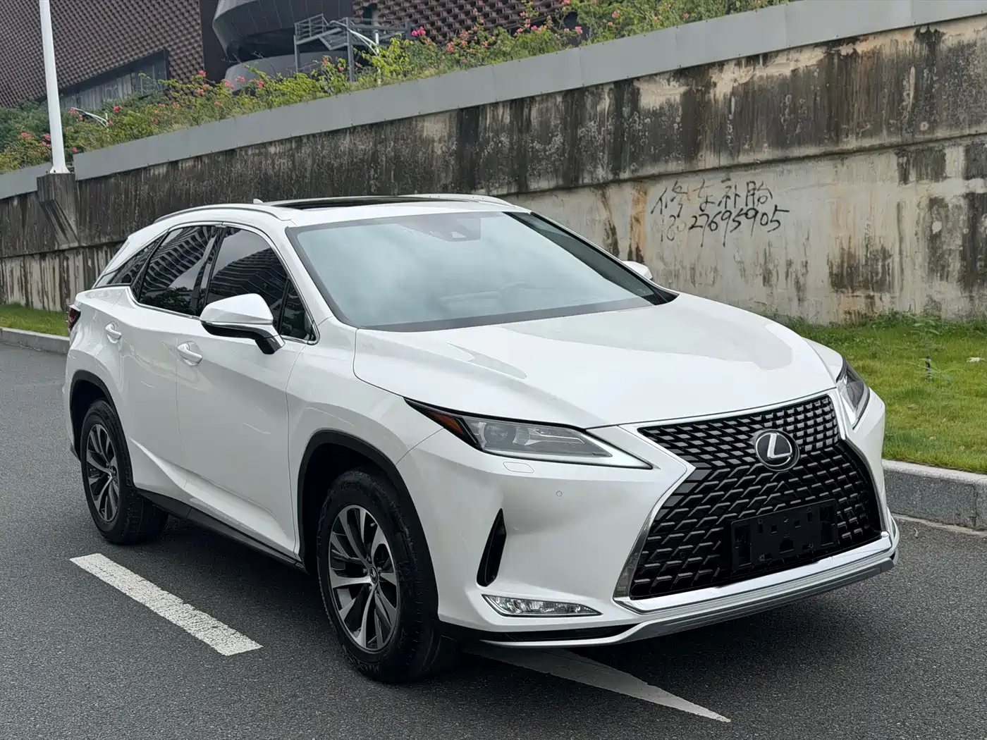Фото 3 - Lexus RX