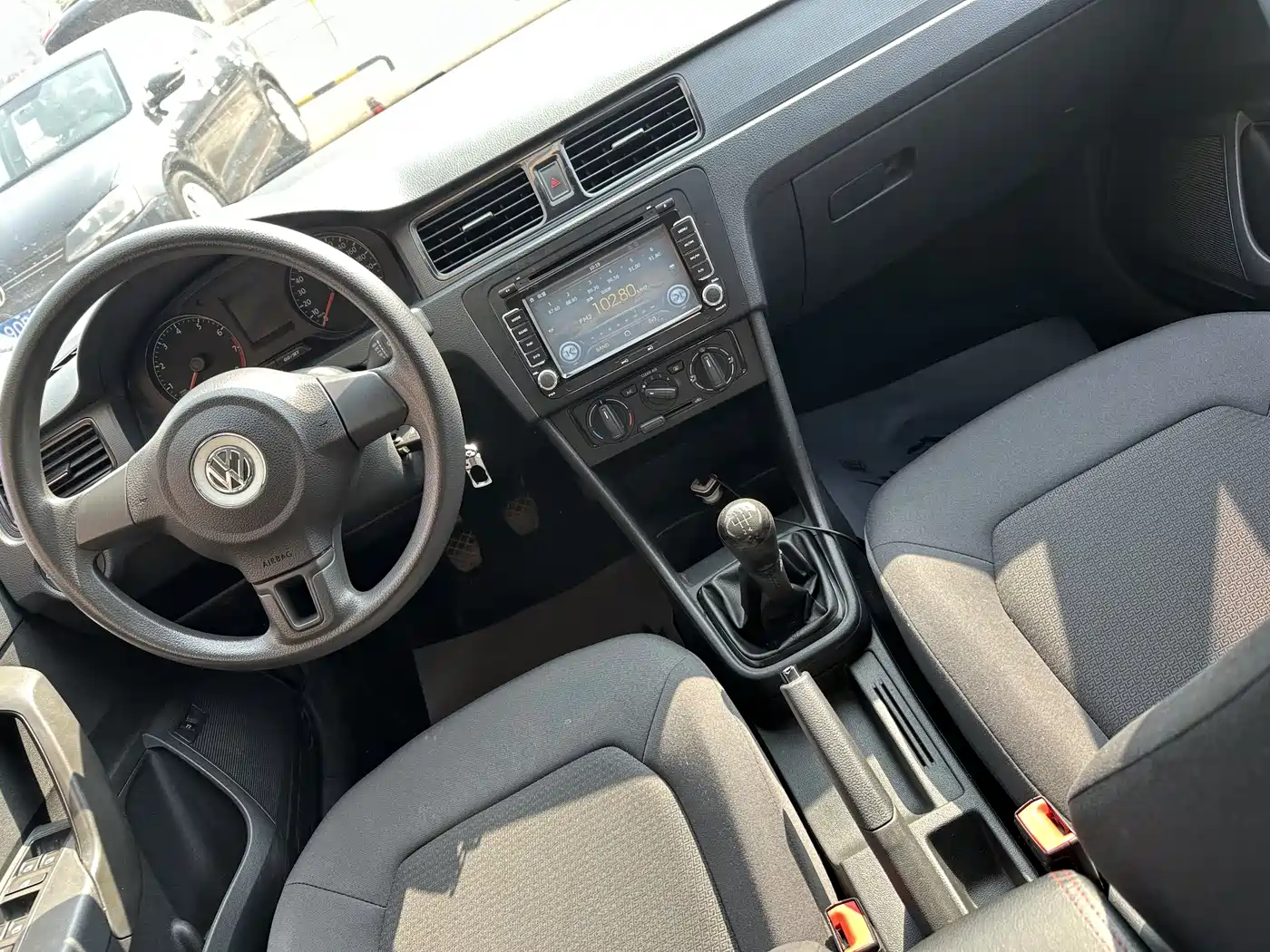 Volkswagen Santana 2015 1.6L Manual Trend Edition фото 11