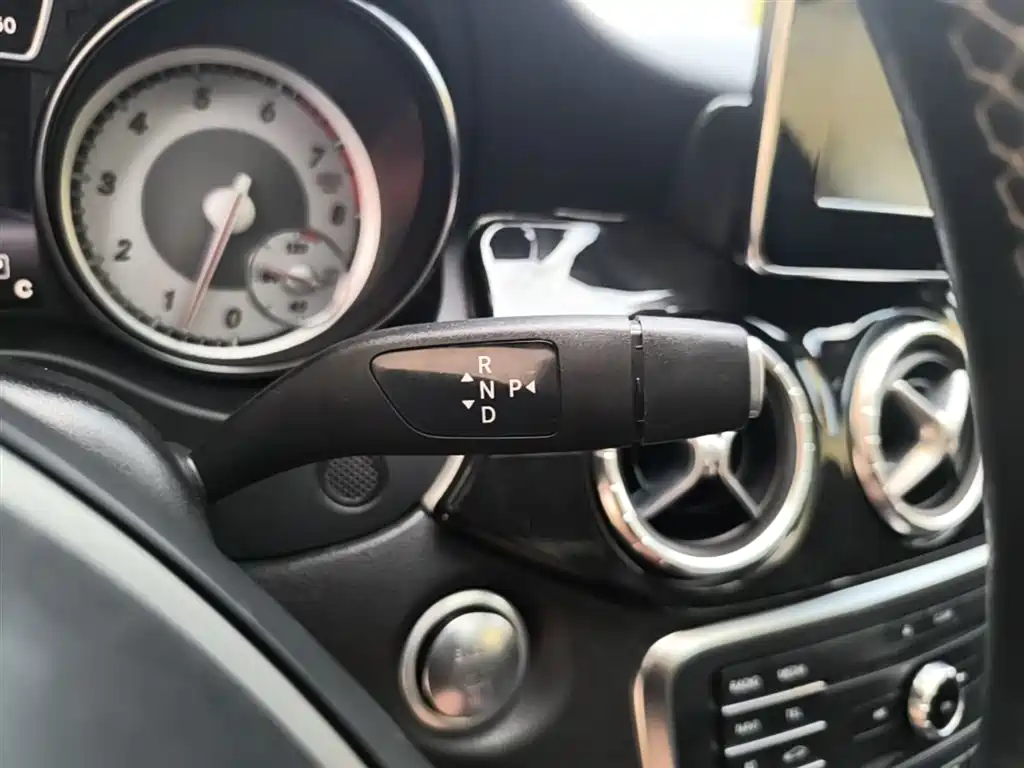 Mercedes-Benz CLA (Import) 2016 CLA 200 Sport фото 13
