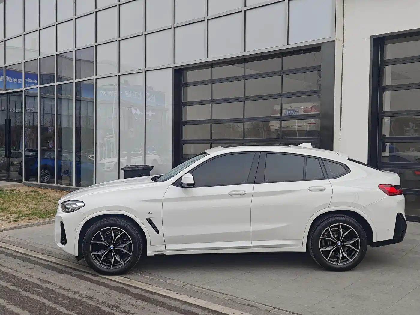 BMW X4 2022 xDrive 25i M Sport Package фото 3