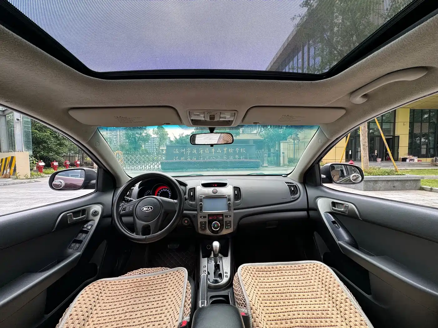Kia Forte 2011 Model 1.6L AT GL фото 7
