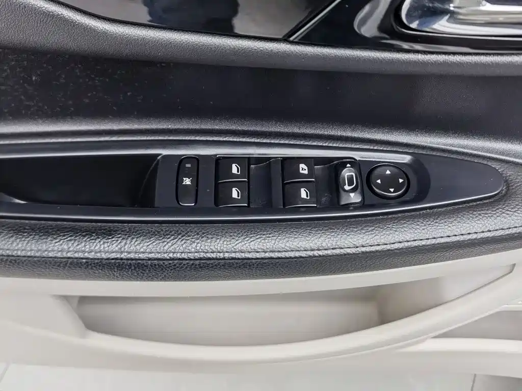 Photo 9 - Citroën C-Quatre