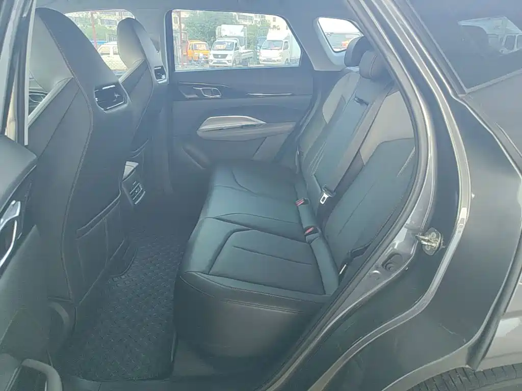 صورة 17 - Changan Oshan Z6