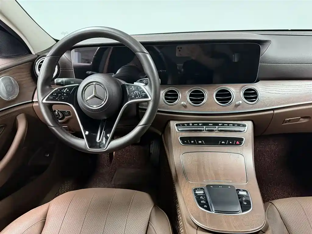 Mercedes-Benz E-Class 2023 Facelift E 300 L Luxury фото 8