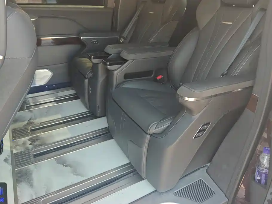 Hongqi HQ9 PHEV 2024 2024 Model 2.0T AWD Luxury Edition