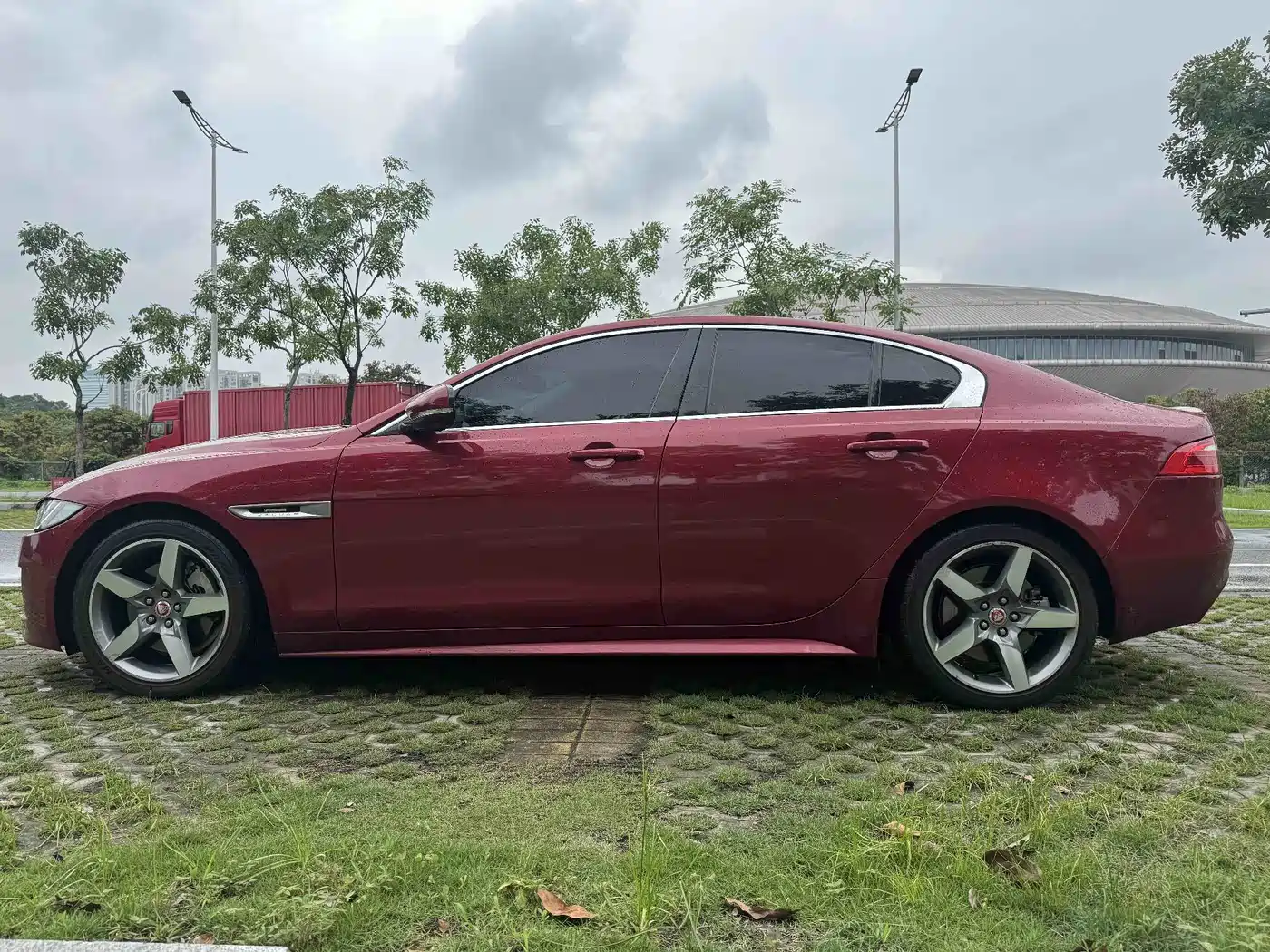 Jaguar XE 2015 2.0T 200PS R-Sport фото 17