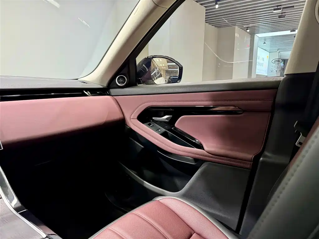 Land Rover Range Rover Evoque 2024 Range Rover Evoque L 249PS Light Master Edition фото 22