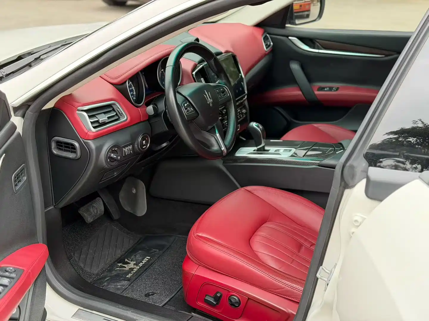 Photo 4 - Maserati Ghibli