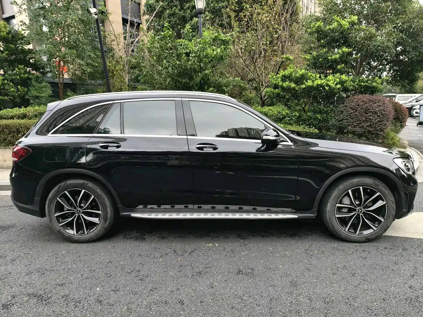 MERCEDES-BENZ GLC