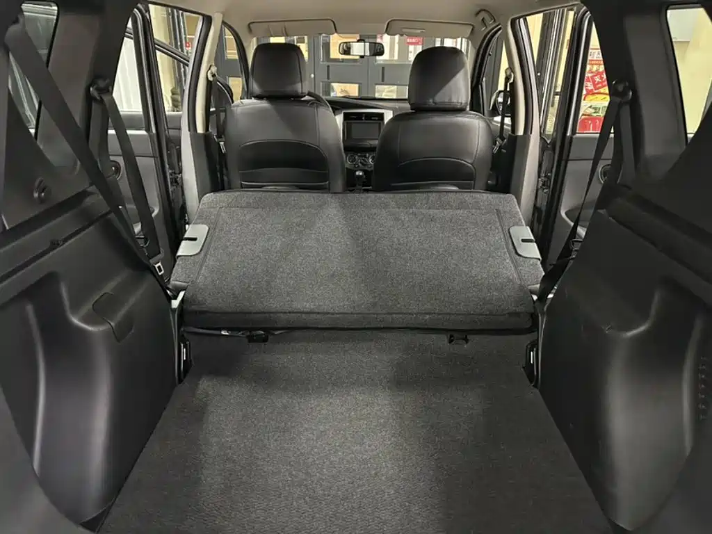 Nissan Livina 2017 2015 1.6XE Manual Comfort Edition