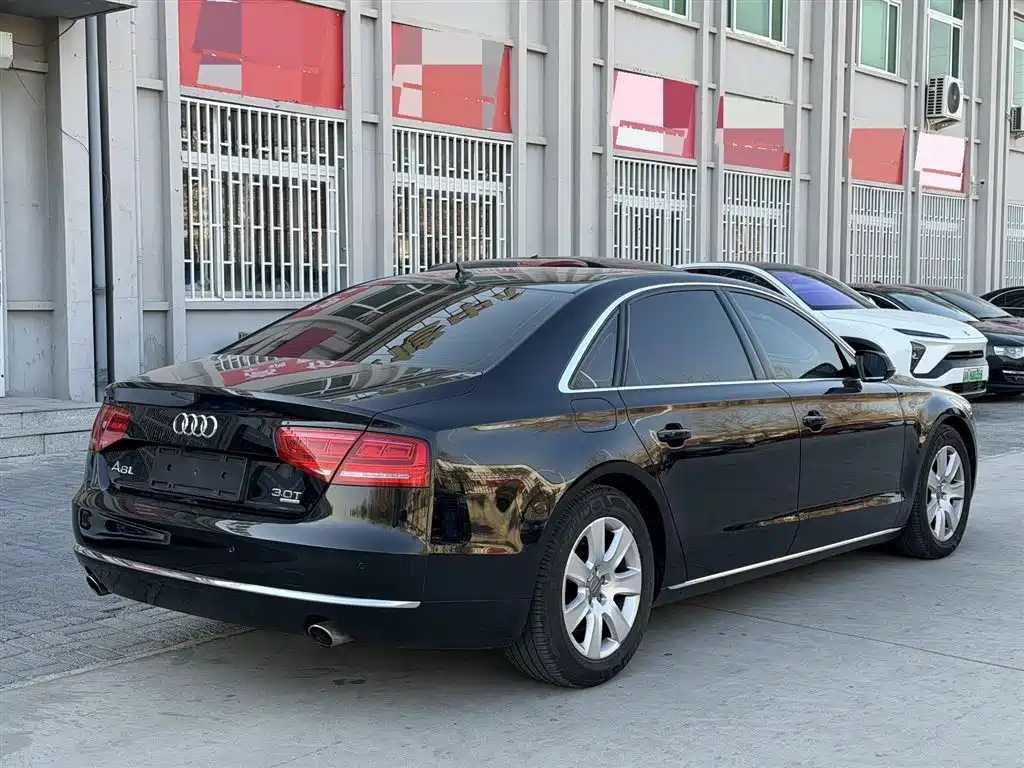Audi A8 2012 A8L 45 TFSI quattro Luxury фото 5