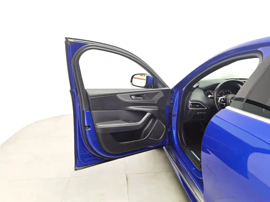 Jaguar XEL 2020 2.0T 200PS R-DYNAMIC S Progressive Sport Edition фото 8