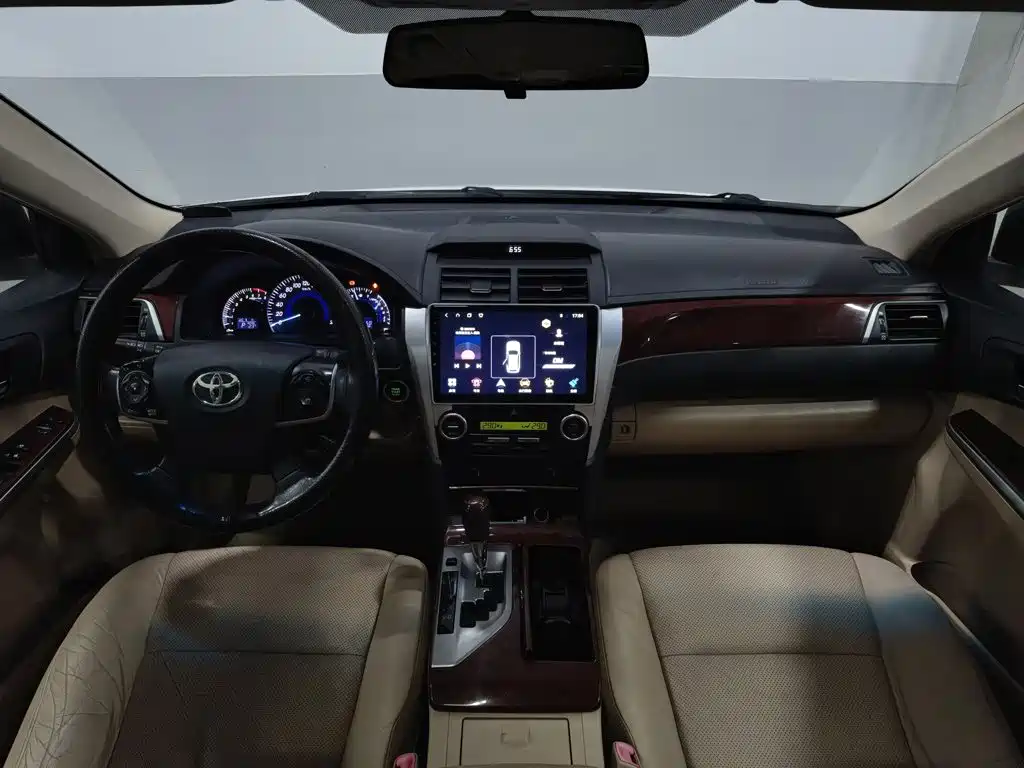 Photo 5 - Toyota Camry