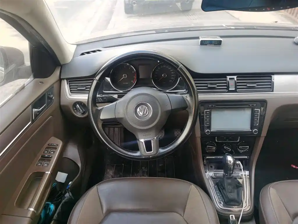 Volkswagen Bora 2014 1.6L Automatic Comfort Edition фото 3