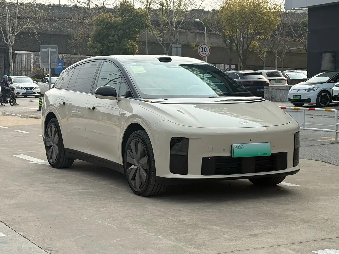 Li Auto i6 2026 2025 4WD Base Model