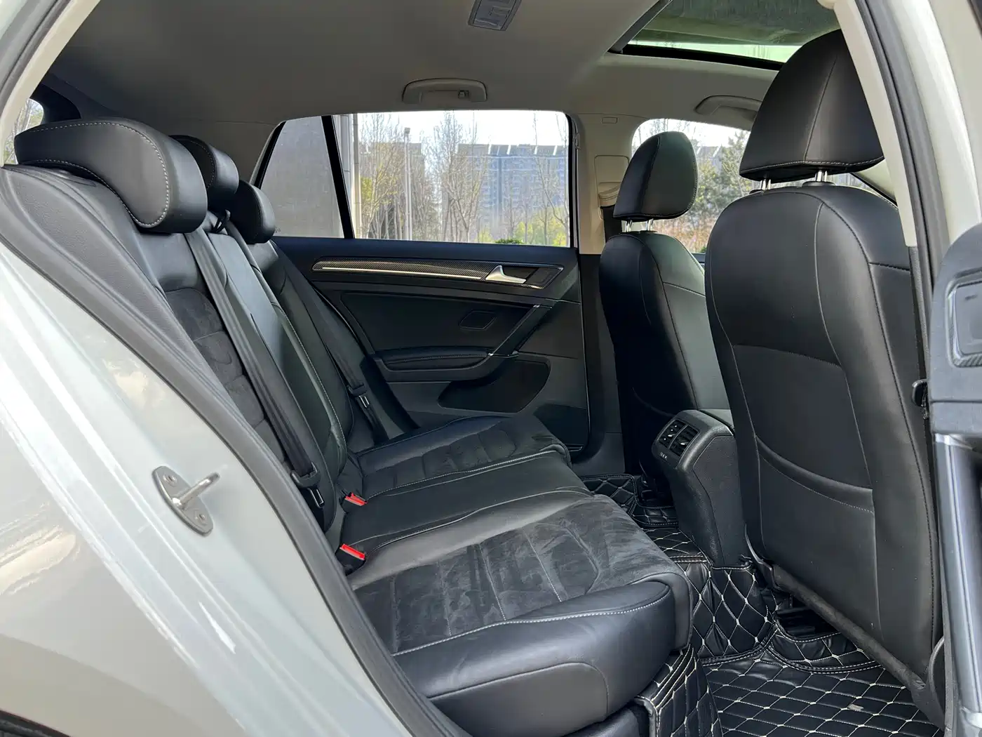 Volkswagen Golf 2018 230TSI Automatic Luxury фото 9
