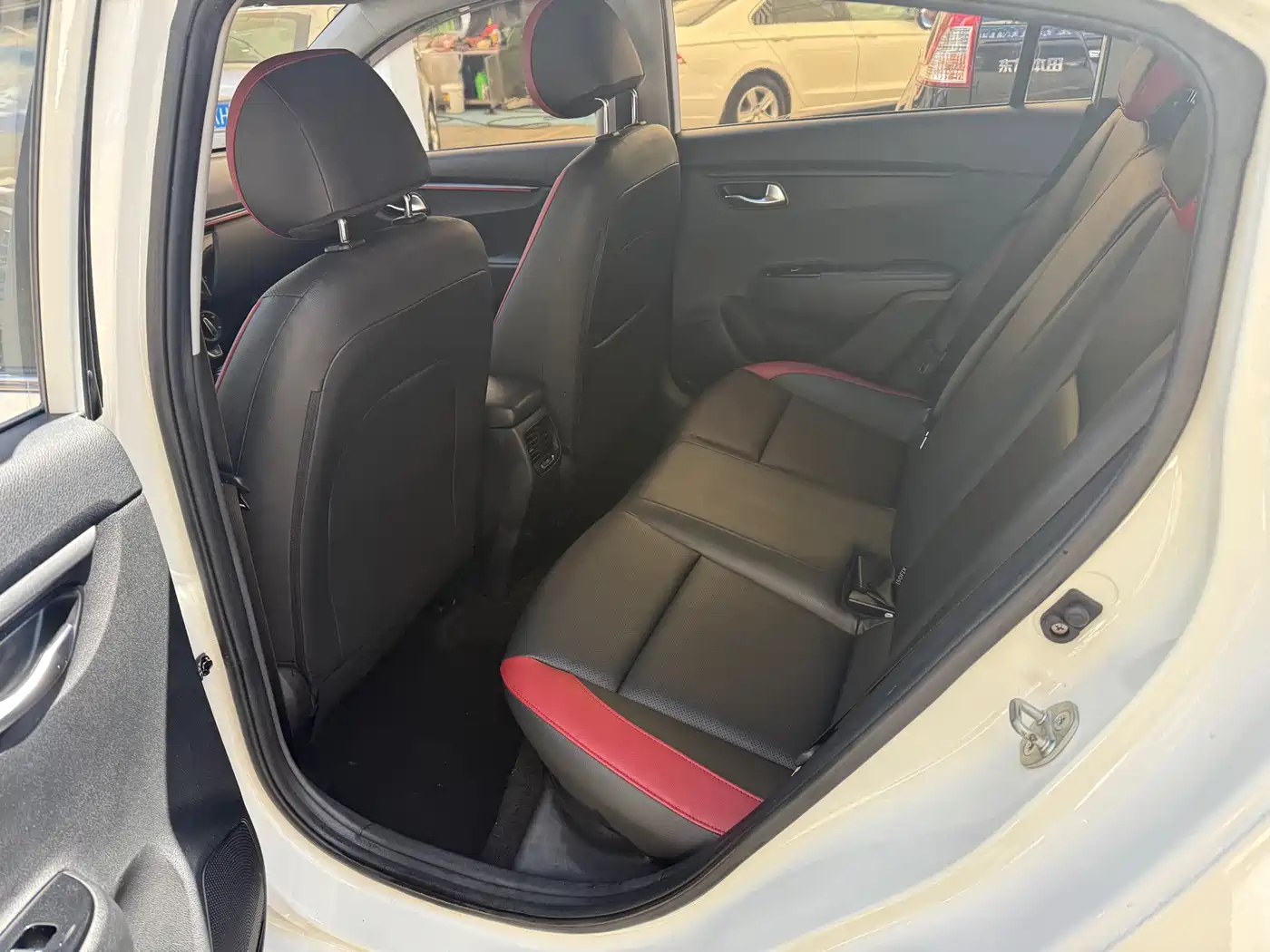 Kia KX CROSS 2017 1.4L AT GLS фото 5