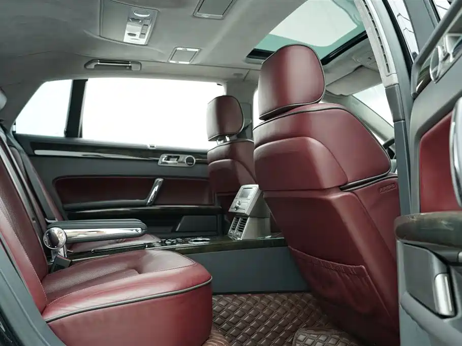 Volkswagen Phaeton 2011 4.2L V8 4-seat Extended Individual Edition фото 26